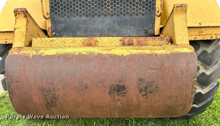 image for item DW2272 1973 Caterpillar  627 conventional scraper 