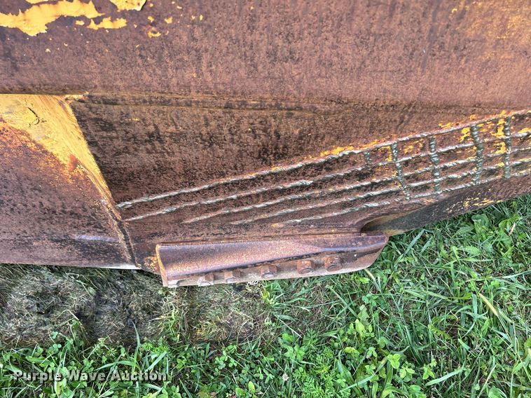 image for item DW2272 1973 Caterpillar  627 conventional scraper 