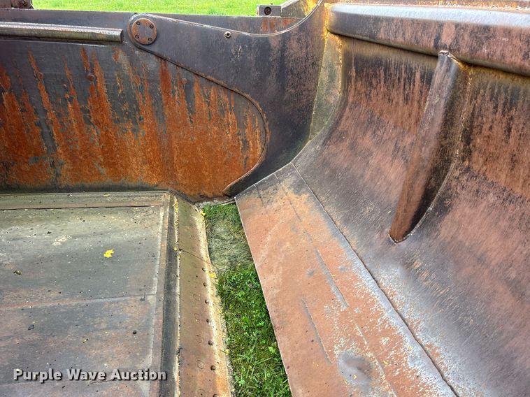 image for item DW2272 1973 Caterpillar  627 conventional scraper 