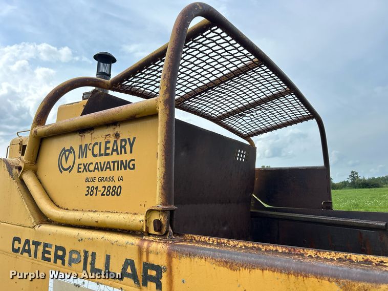image for item DW2272 1973 Caterpillar  627 conventional scraper 