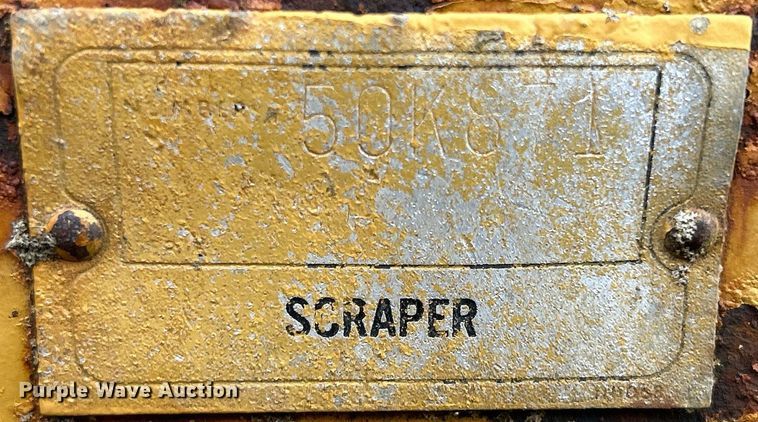 image for item DW2272 1973 Caterpillar  627 conventional scraper 