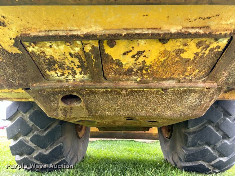 image for item DW2272 1973 Caterpillar  627 conventional scraper 