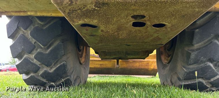 image for item DW2272 1973 Caterpillar  627 conventional scraper 