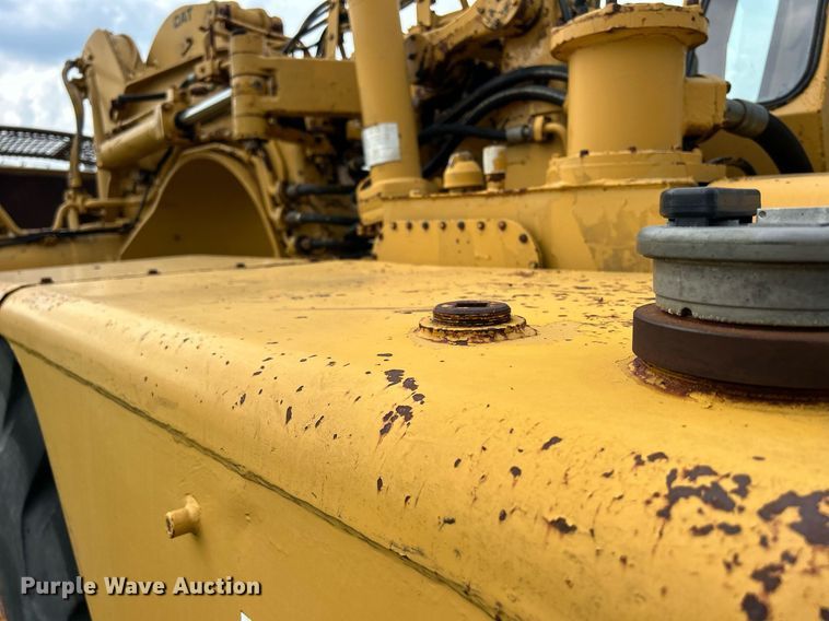 image for item DW2272 1973 Caterpillar  627 conventional scraper 