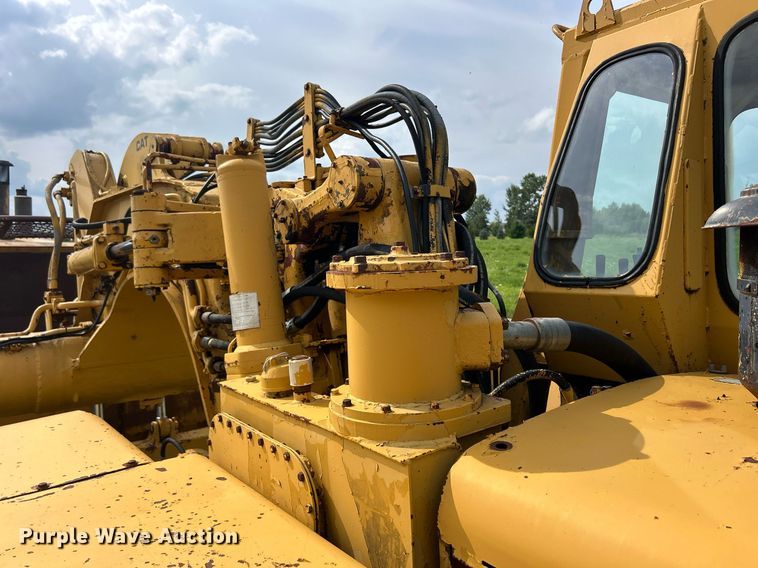 image for item DW2272 1973 Caterpillar  627 conventional scraper 