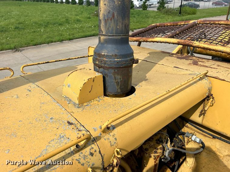 image for item DW2272 1973 Caterpillar  627 conventional scraper 