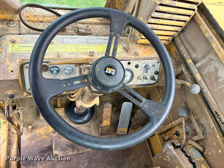 image for item DW2272 1973 Caterpillar  627 conventional scraper 