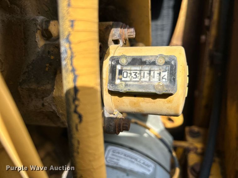 image for item DW2272 1973 Caterpillar  627 conventional scraper 