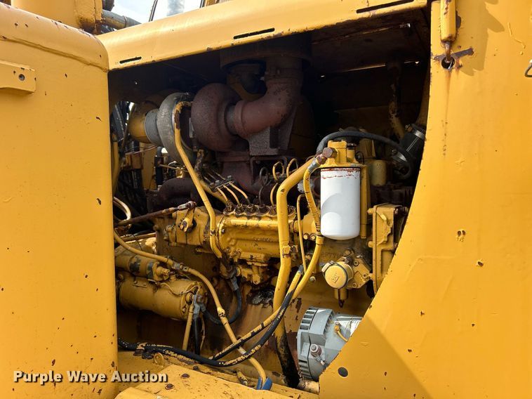 image for item DW2272 1973 Caterpillar  627 conventional scraper 