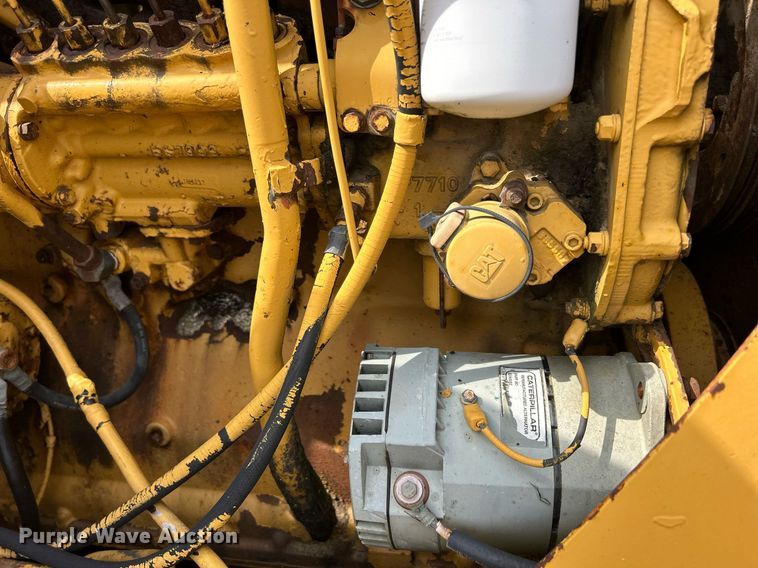 image for item DW2272 1973 Caterpillar  627 conventional scraper 