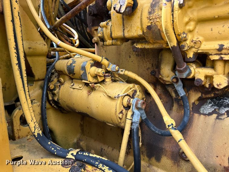 image for item DW2272 1973 Caterpillar  627 conventional scraper 