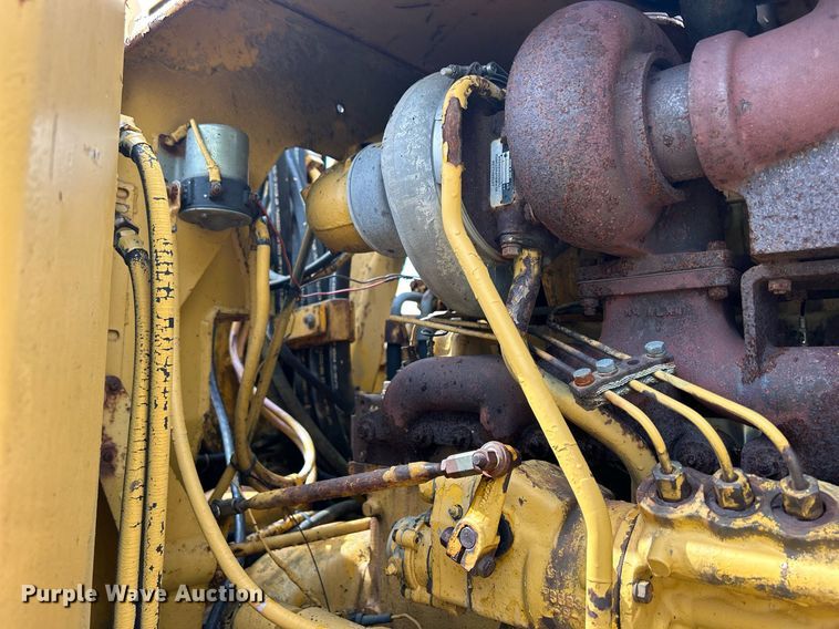 image for item DW2272 1973 Caterpillar  627 conventional scraper 