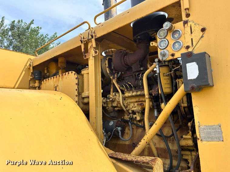image for item DW2272 1973 Caterpillar  627 conventional scraper 