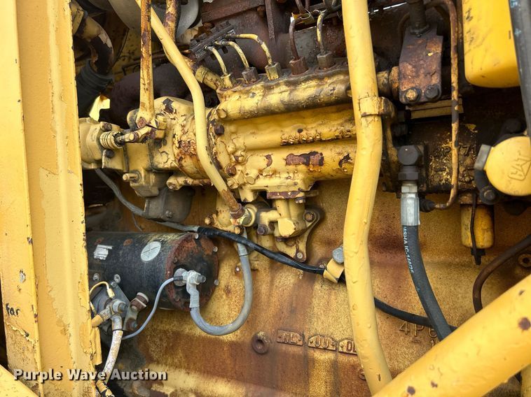 image for item DW2272 1973 Caterpillar  627 conventional scraper 
