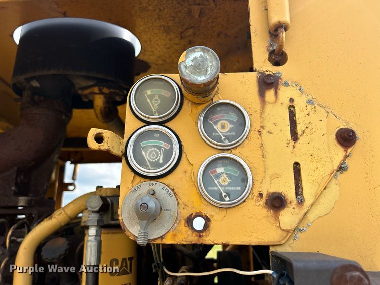 image for item DW2272 1973 Caterpillar  627 conventional scraper 