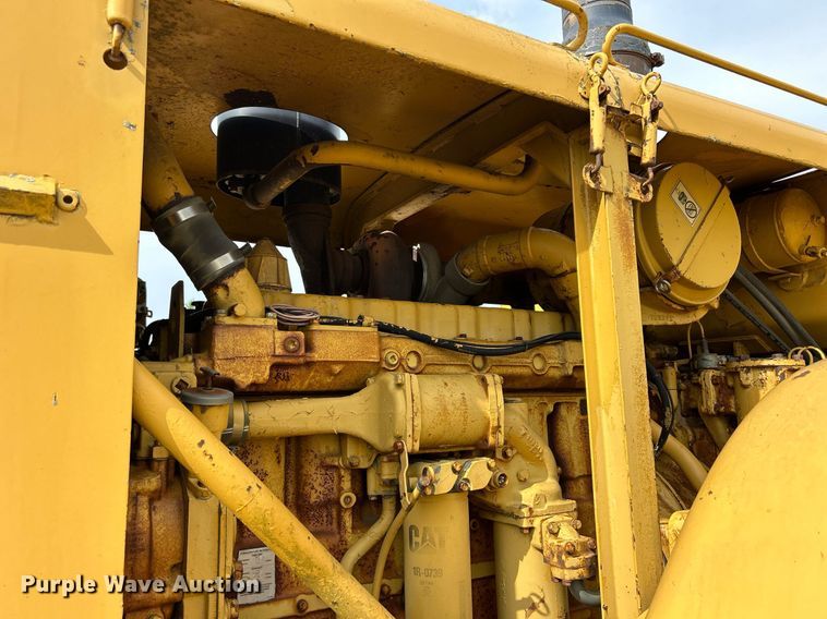 image for item DW2272 1973 Caterpillar  627 conventional scraper 