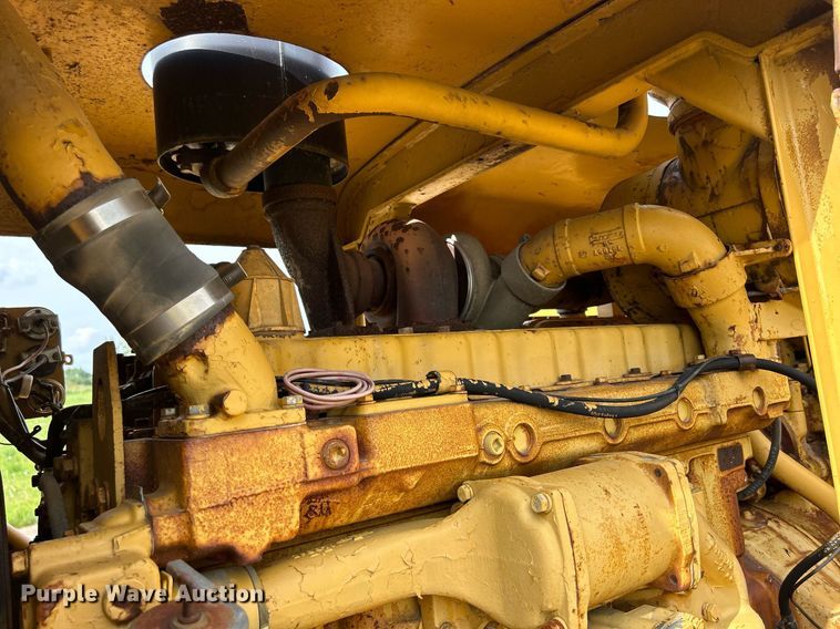 image for item DW2272 1973 Caterpillar  627 conventional scraper 