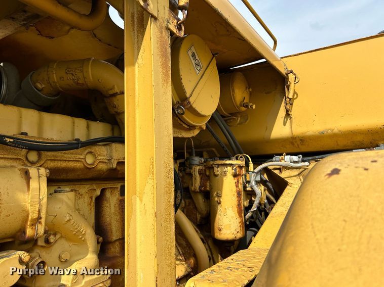 image for item DW2272 1973 Caterpillar  627 conventional scraper 