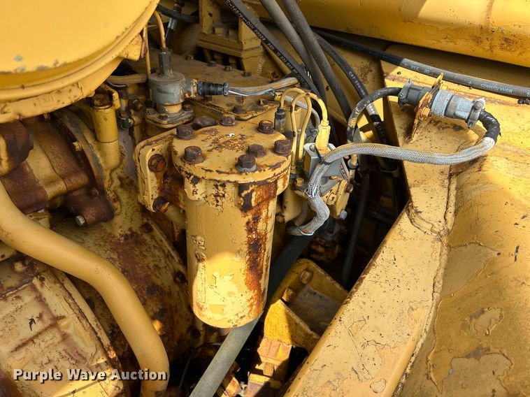 image for item DW2272 1973 Caterpillar  627 conventional scraper 