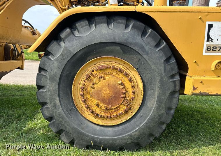 image for item DW2272 1973 Caterpillar  627 conventional scraper 