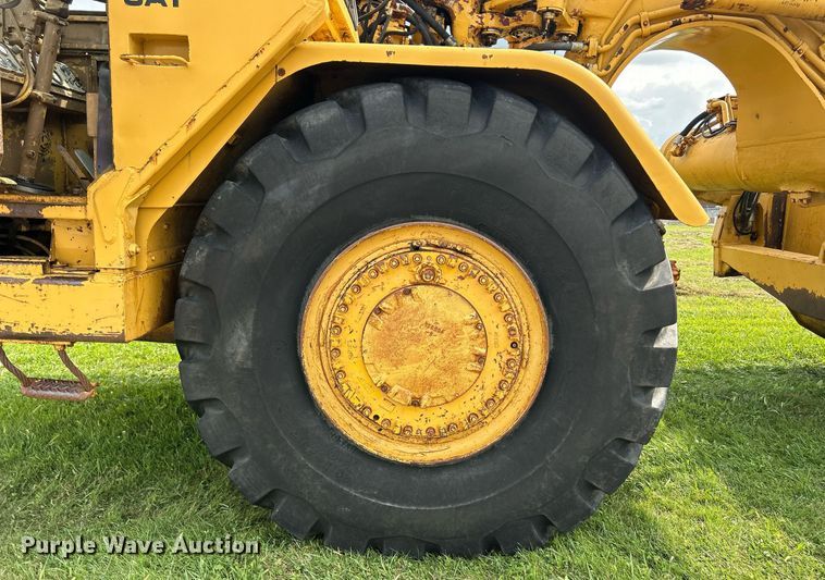 image for item DW2272 1973 Caterpillar  627 conventional scraper 