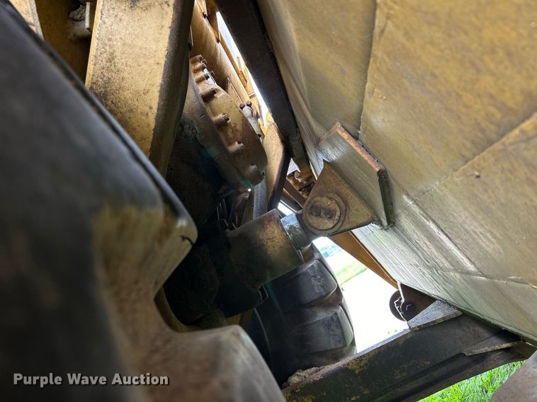 image for item DW2273 1979 Caterpillar  627B conventional scraper 