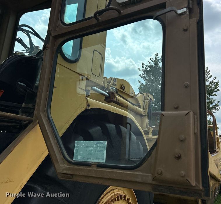 image for item DW2273 1979 Caterpillar  627B conventional scraper 