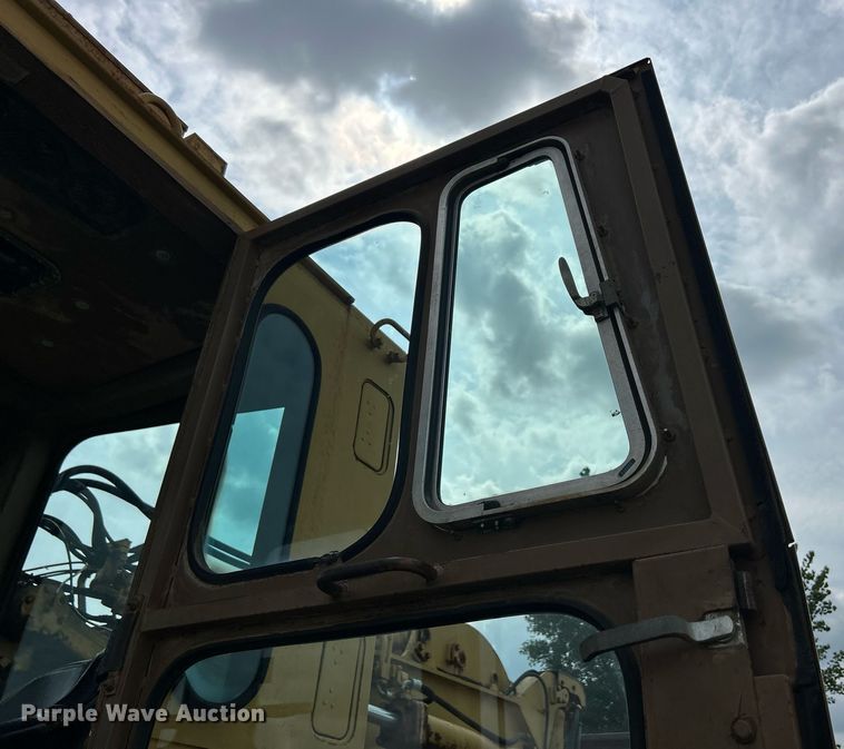 image for item DW2273 1979 Caterpillar  627B conventional scraper 