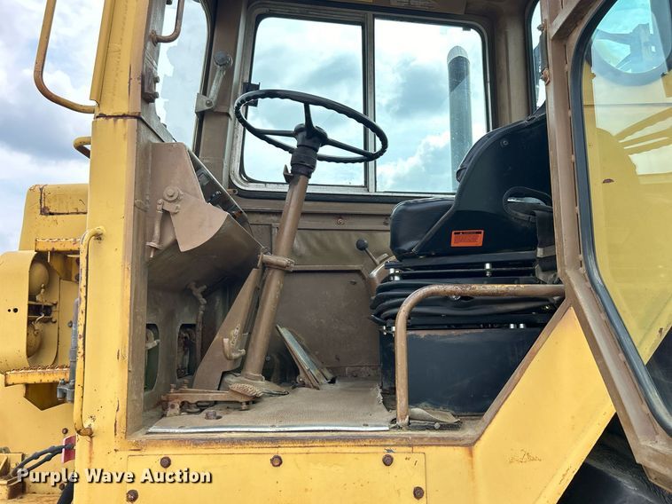image for item DW2273 1979 Caterpillar  627B conventional scraper 