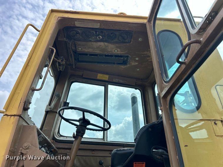 image for item DW2273 1979 Caterpillar  627B conventional scraper 