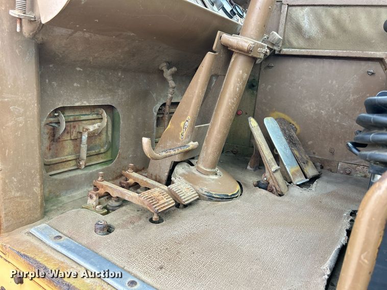 image for item DW2273 1979 Caterpillar  627B conventional scraper 