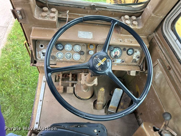 image for item DW2273 1979 Caterpillar  627B conventional scraper 