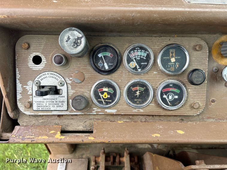 image for item DW2273 1979 Caterpillar  627B conventional scraper 