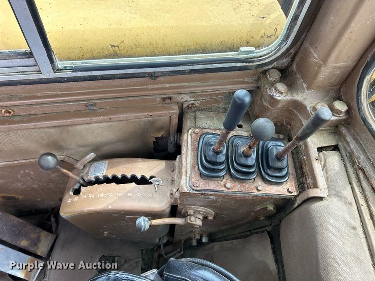 image for item DW2273 1979 Caterpillar  627B conventional scraper 