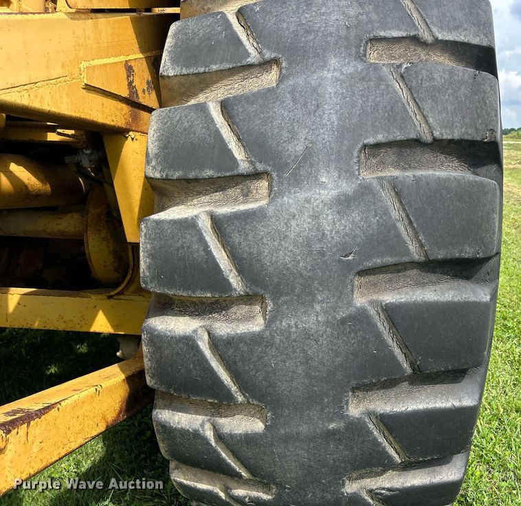 image for item DW2273 1979 Caterpillar  627B conventional scraper 