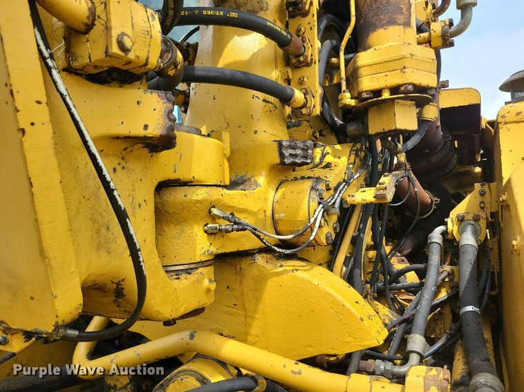 image for item DW2274 1984 Caterpillar 627B conventional scraper 