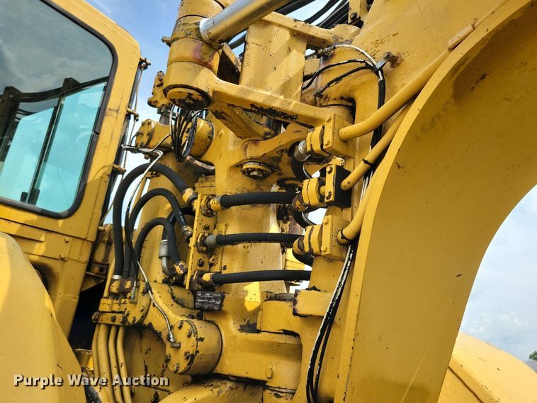 image for item DW2274 1984 Caterpillar 627B conventional scraper 