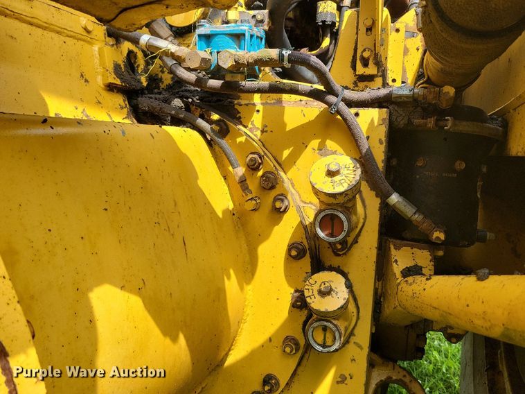 image for item DW2274 1984 Caterpillar 627B conventional scraper 