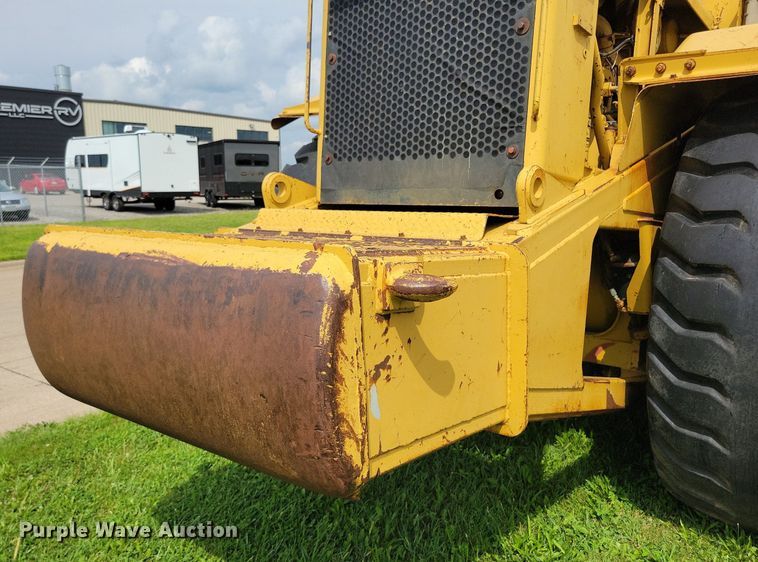 image for item DW2274 1984 Caterpillar 627B conventional scraper 