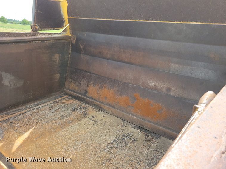 image for item DW2274 1984 Caterpillar 627B conventional scraper 