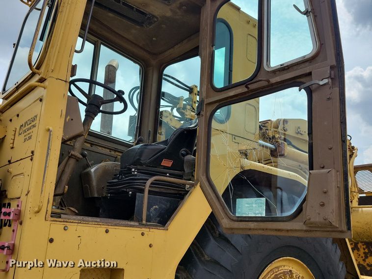 image for item DW2274 1984 Caterpillar 627B conventional scraper 