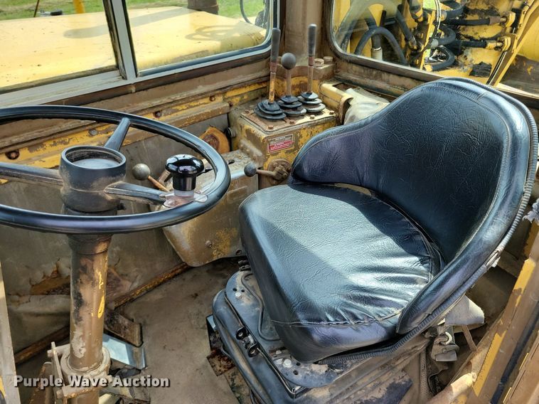 image for item DW2274 1984 Caterpillar 627B conventional scraper 