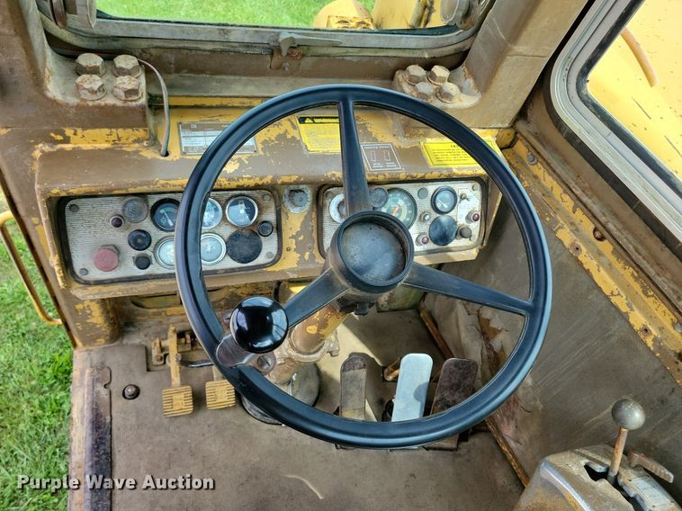 image for item DW2274 1984 Caterpillar 627B conventional scraper 