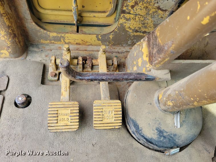 image for item DW2274 1984 Caterpillar 627B conventional scraper 