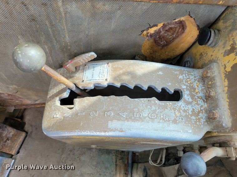 image for item DW2274 1984 Caterpillar 627B conventional scraper 