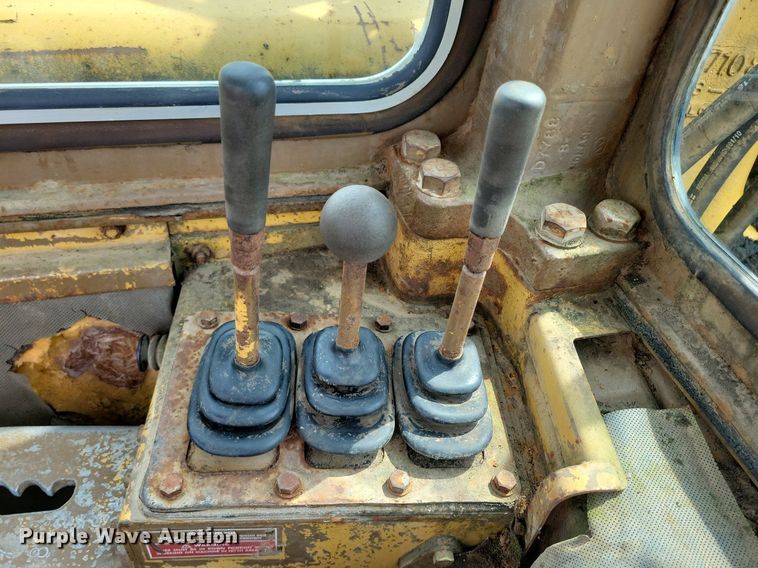 image for item DW2274 1984 Caterpillar 627B conventional scraper 