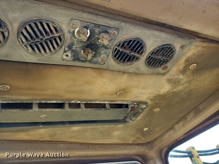 image for item DW2274 1984 Caterpillar 627B conventional scraper 