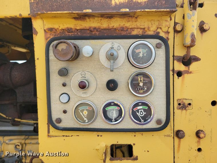 image for item DW2274 1984 Caterpillar 627B conventional scraper 