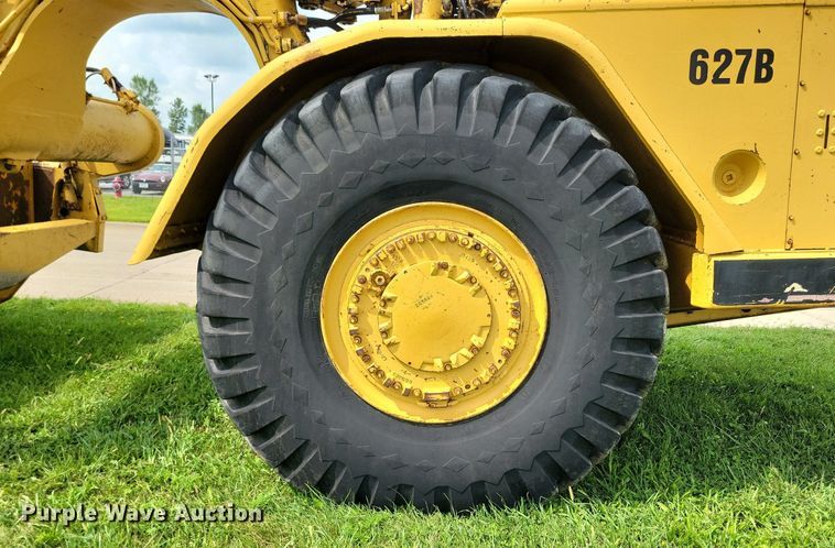 image for item DW2274 1984 Caterpillar 627B conventional scraper 