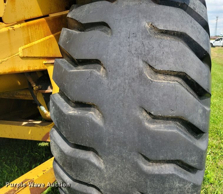 image for item DW2274 1984 Caterpillar 627B conventional scraper 